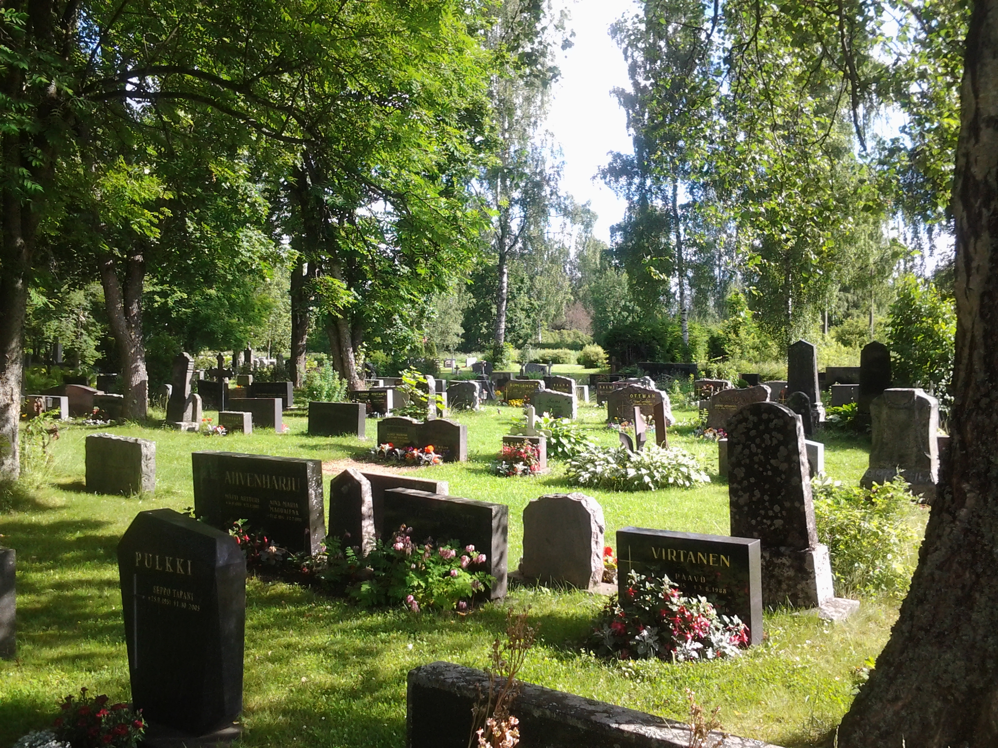 Luopioisten hautausmaa