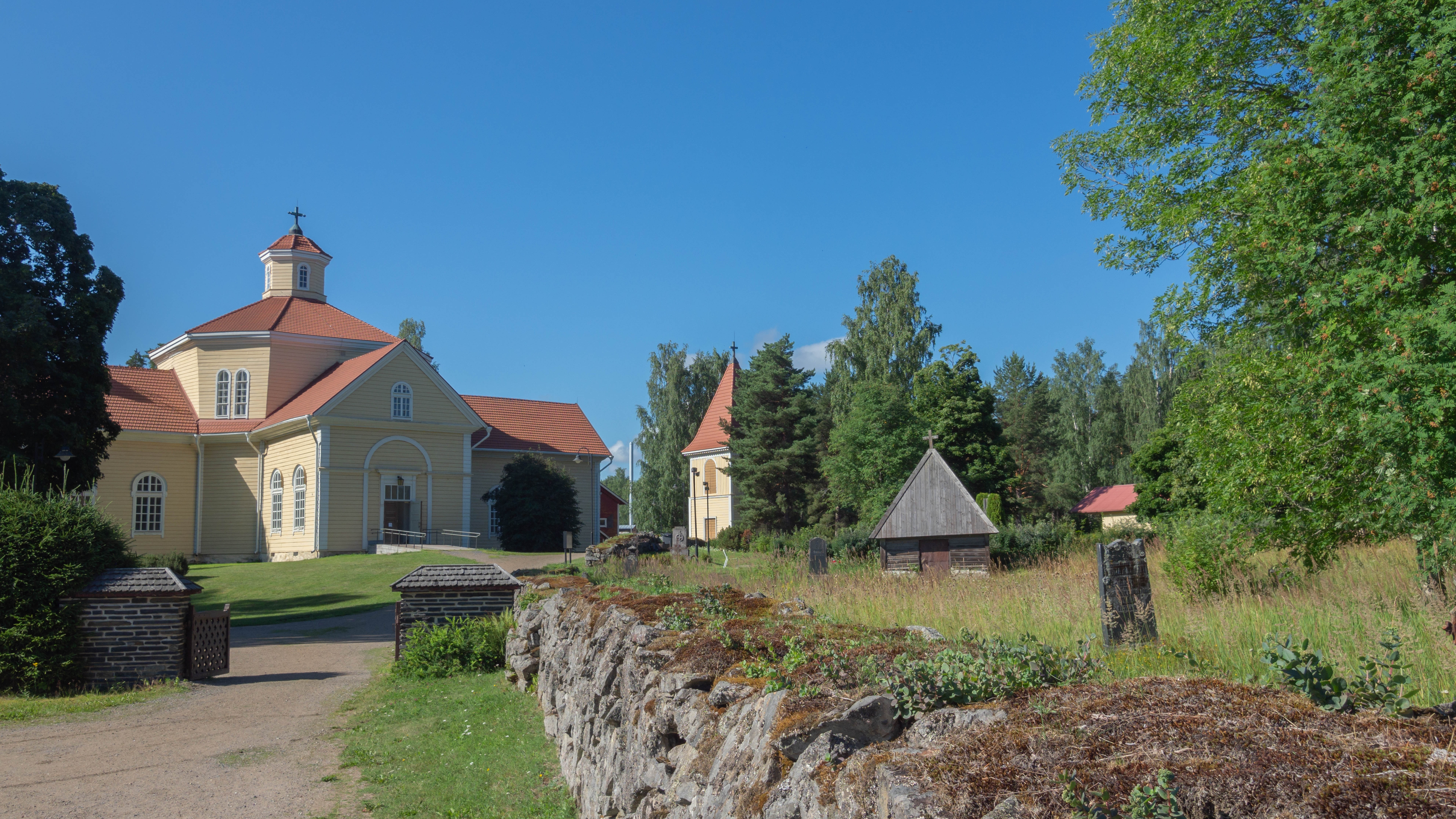 Pääsiäisen perhemessu Luopioisten kirkko