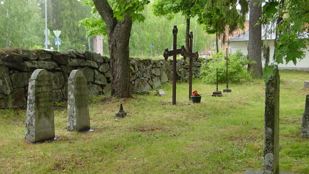 Hautausmaakierros Onkkaalan puistohautausmaalla 19.7.